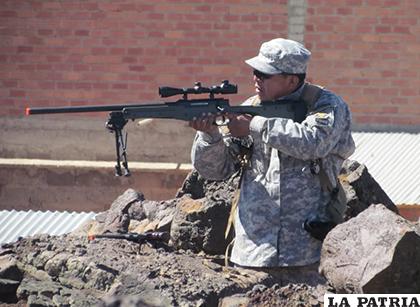 La práctica de este deportes es con replica de armas y balines de plástico /LA PATRIA