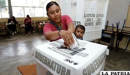Ciudadanos de Puebla votaron este domingo para elegir al gobernador del estado /TVN Noticias