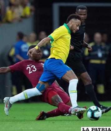 Neymar, sufrió una lesión en el tobillo derecho en el amistoso ante Catar /EFE