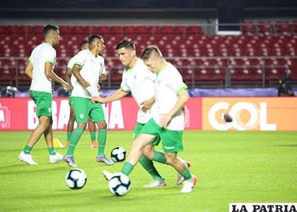 El seleccionado boliviano anoche entrenó en el Morumbí /cortesía/FBF