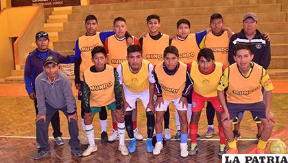 Integrantes del seleccionado orureño que asistirán al nacional de Tarija /Reynaldo Bellota/LA PATRIA