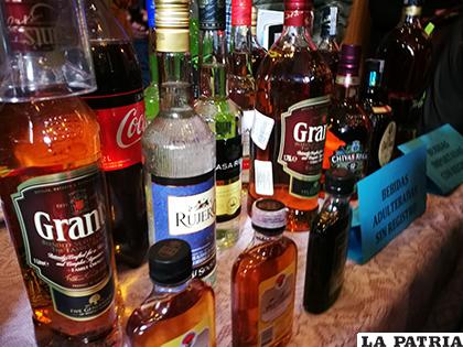 En pocos pasos se puede identificar la legalidad de las bebidas alcohólicas / LA PATRIA