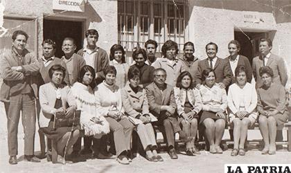 Junto a sus colegas del distrito minero Siglo XX-Potosí