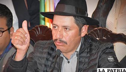 Gobernador de Chuquisaca Esteban Urquizu
/GADCH