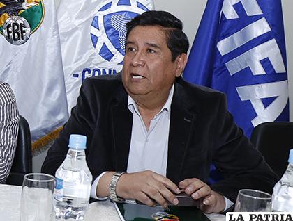 César Salinas presidente de la Federación Boliviana de Fútbol / APG