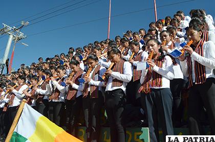Jóvenes intérpretes de la música andina en el Encuentro de Tarkas /LA PATRIA