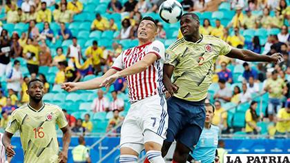 La acción del cotejo en el cual venció Colombia 1-0 /viapais.com