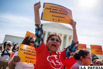 En 2018 se propuso que el cuestionario del censo incluya una pregunta sobre el estatus legal de los residentes /Hola News
