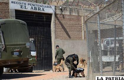 Puerta de ingreso al penal de El Abra, en Cochabamba /LA RAZ?N