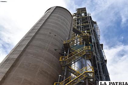 Esta planta producirá más de 30 mil sacos de cemento por día /LA PATRIA/ARCHIVO