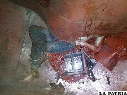 Tres de los dos trabajadores murieron en el interior del cisterna /RADIO FIDES