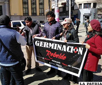 Jóvenes piden a la sociedad sumarse a la campaña de ayuda a personas y animales de la calle /LA PATRIA