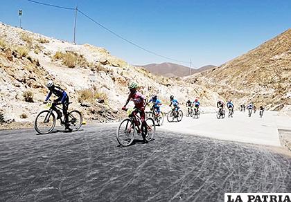 Ciclistas orureños que participan en los diferentes torneos 
/cortesía Ciclismo Oruro
