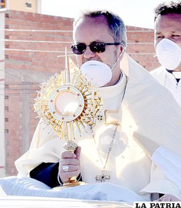 Monseñor Bialasik nuevamente encabezará una procesión por el centro de Oruro /Reynaldo Bellota /la patria

