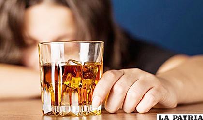 Millones de personas en el mundo han vencido el alcoholismo /Imagen referencial

