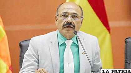 Exministro de Salud, Aníbal Cruz