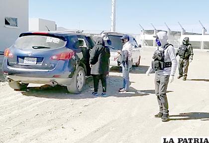 Fue trasladado a bordo de una vagoneta azul 
/LA PATRIA
