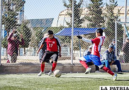 Proyecto de canchas de césped sintético se retoma después de algún tiempo /LA PATRIA /archivo