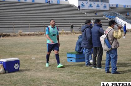 Thiago Dos Santos puede ser un buen aporte en el medio sector /LA PATRIA