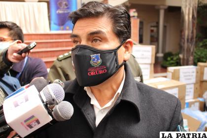 Gobernador de Oruro, Johnny Vedia agradeció el apoyo de la Empresa PCA Bolivia /LA PATRIA