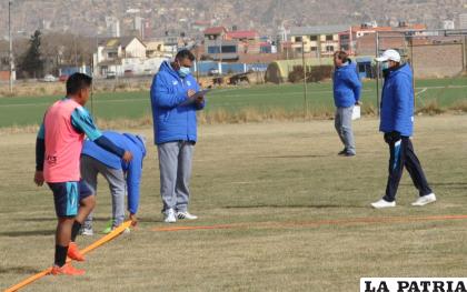 Domingo Sánchez cambia el trabajo de pretemporada por prácticas futbolísticas
/la PATRIA