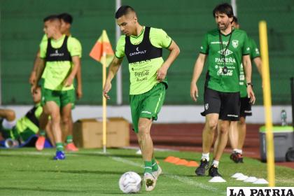 El cuadro boliviano entrenó ayer en el estadio “Ramón Aguilera Costas” /fbf