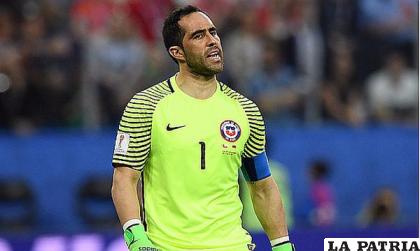 Claudio Bravo defenderá el arco ante los bolivianos /elcomercio.com