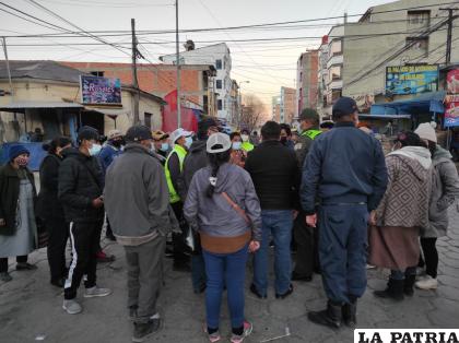 Hubo resistencia de la ciudadanía para acatar el horario de restricción /LA PATRIA