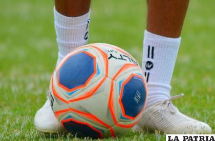 Cada plantel de la División Profesional recibirá 44 balones /LA PATRIA