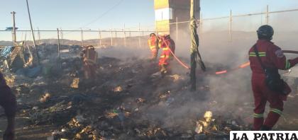 Reacción oportuna de Bomberos, permitió que el incendio no pase a mayores /LA PATRIA