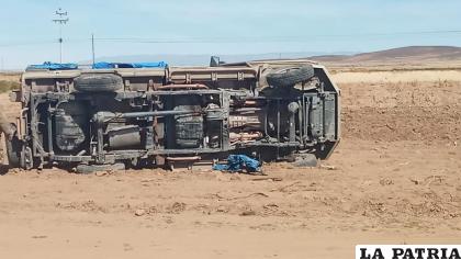 Los antisociales volcaron el motorizado y trataron de prenderle fuego /Min. de Defensa