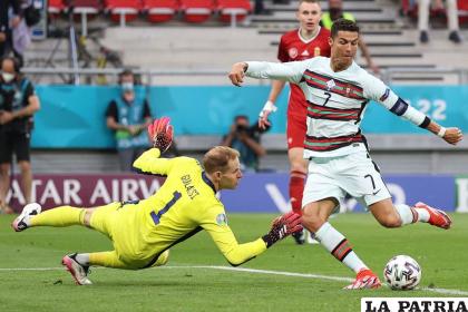 Cristiano Ronaldo marcó doblete para el triunfo de Portugal ante Hungría, y con ello rompe récords en la historia de la Eurocopa /latercera.com