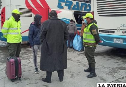 Personal de Tránsito durante los controles /Policía