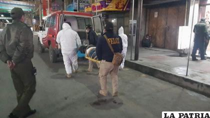 Fue llevado a la morgue para su autopsia que determine sus causas de muerte /LA PATRIA