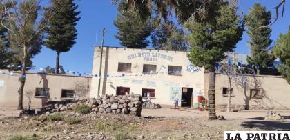 Unidad educativa de Puqui en Salinas  /LA PATRIA