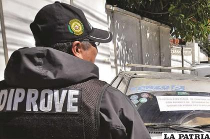 Personal de Diprove recupera tres motocicletas /Foto Bolivia en tus manos