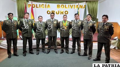 El alto mando policial de Oruro festejó un nuevo aniversario /LA PATRIA