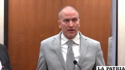 Derek Chauvin habló brevemente en la corte antes de su sentencia /Foto CNN