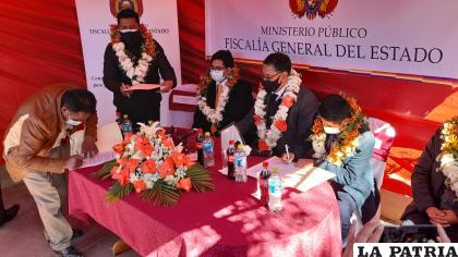 Momento de la firma del acta de intención para la edificación del IDIF /LA PATRIA