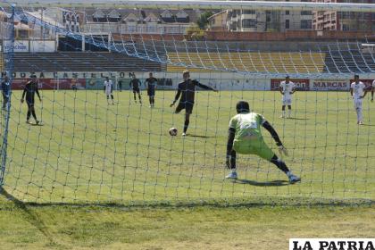 Reinoso marcó un doblete en el amistoso del sábado /club The Strongest