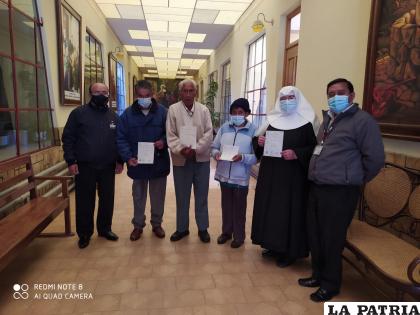 Hace algunas semanas Serecí entregó certificados a adultos mayores de la “Sagrada Familia” / LA PATRIA