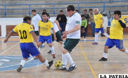 Nueve equipos participan en la disciplina de fútbol de salón 
/LA PATRIA
