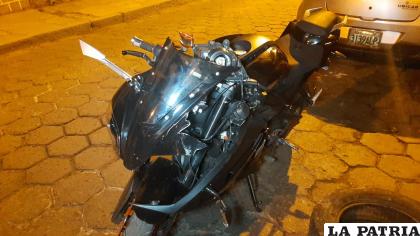 La motocicleta se dañó por la colisión / LA PATRIA
