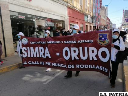 Médicos cumplen paro de 48 horas /LA PATRIA