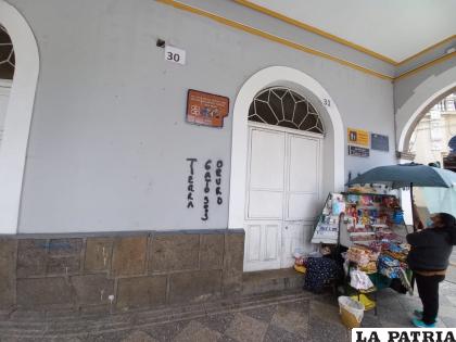 Este salón es uno de los pocos espacios donde los artistas pueden exponer sus obras /LA PATRIA