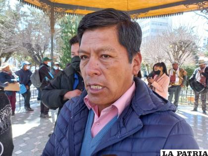 El alcalde explicó que no se obligará a que residentes se censen en Caracollo / LA PATRIA
