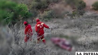 El cuerpo de la mujer fue rescatado por personal de Bomberos / Cortesía
