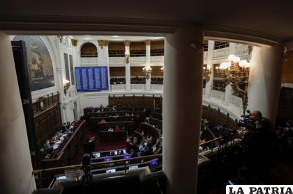 Miembros de la Convención Constituyente se reúnen para votar sobre las reformas constitucionales /AP Foto /Esteban Felix, Archivo