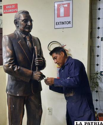 Para restaurar estatuas o pinturas se requiere paciencia y dedicación /LA PATRIA