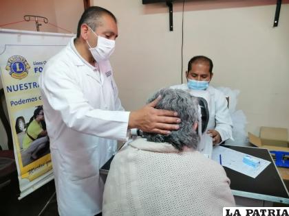 Personas de la tercera edad sufren por cataratas 
/LA PATRIA